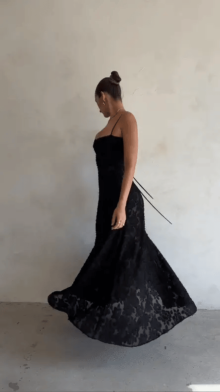 Aleida – Elegant Women's Dress, Sophisticated Design and Comfortable Fit