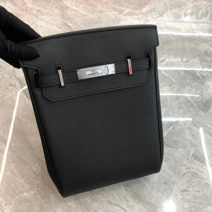 Hado™ - MINIMALIST LEATHER CROSSBODY BAG