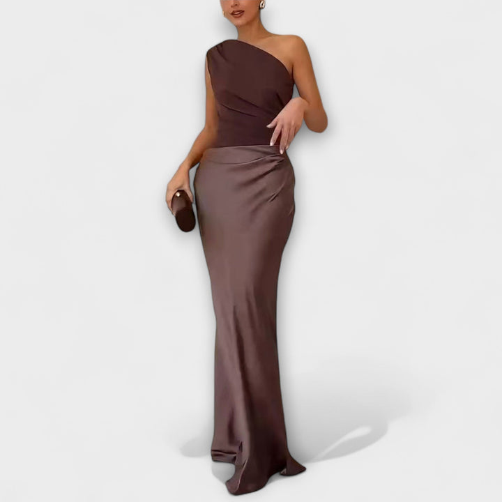 Levana – One-shoulder pleated dress