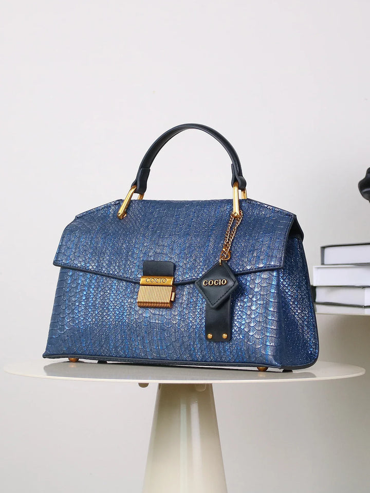 EMBOSSED™ - CHIC TEXTURED HANDBAG