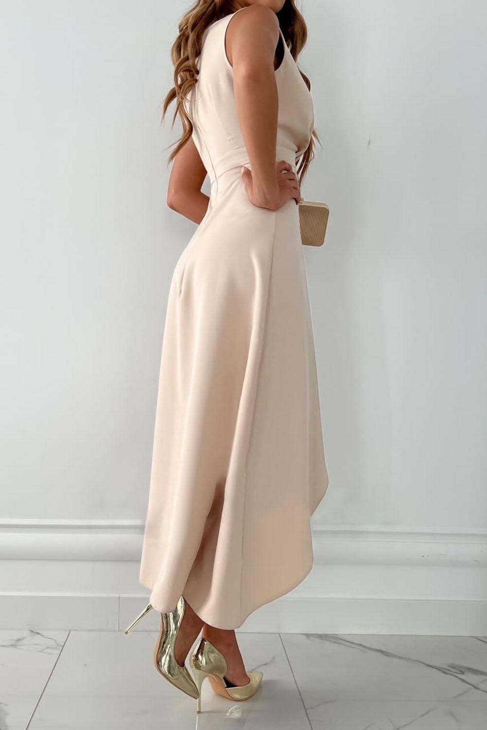 Mandy - Elegant Midi Dress with V-Neck